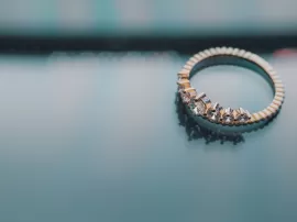 Anillo turquesaDescubre los elegantes anillos de turquesa y plata disponibles en nuestra tienda