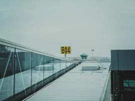 Descubre el nombre del aeropuerto de Bilbao y toda su información útil