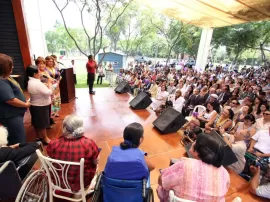 Fecha de nacimiento de la periodista Carmen Enríquez en Santos Ochoa