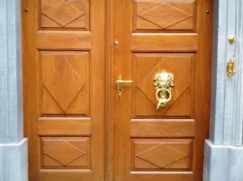 Descubre las medidas ideales para instalar una puerta interiores exteriores y correderas